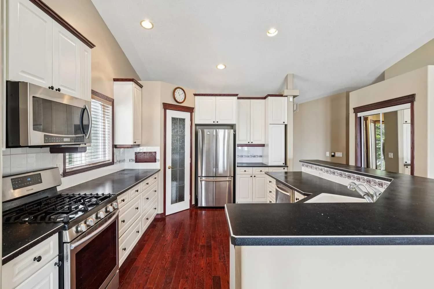 Semi Detached (Half Duplex)